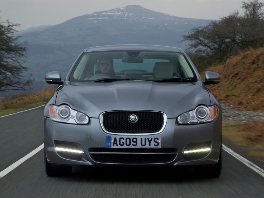  Jaguar XF Diesel S Option Pack 2010 года  (UK) (фото 2 из 13)